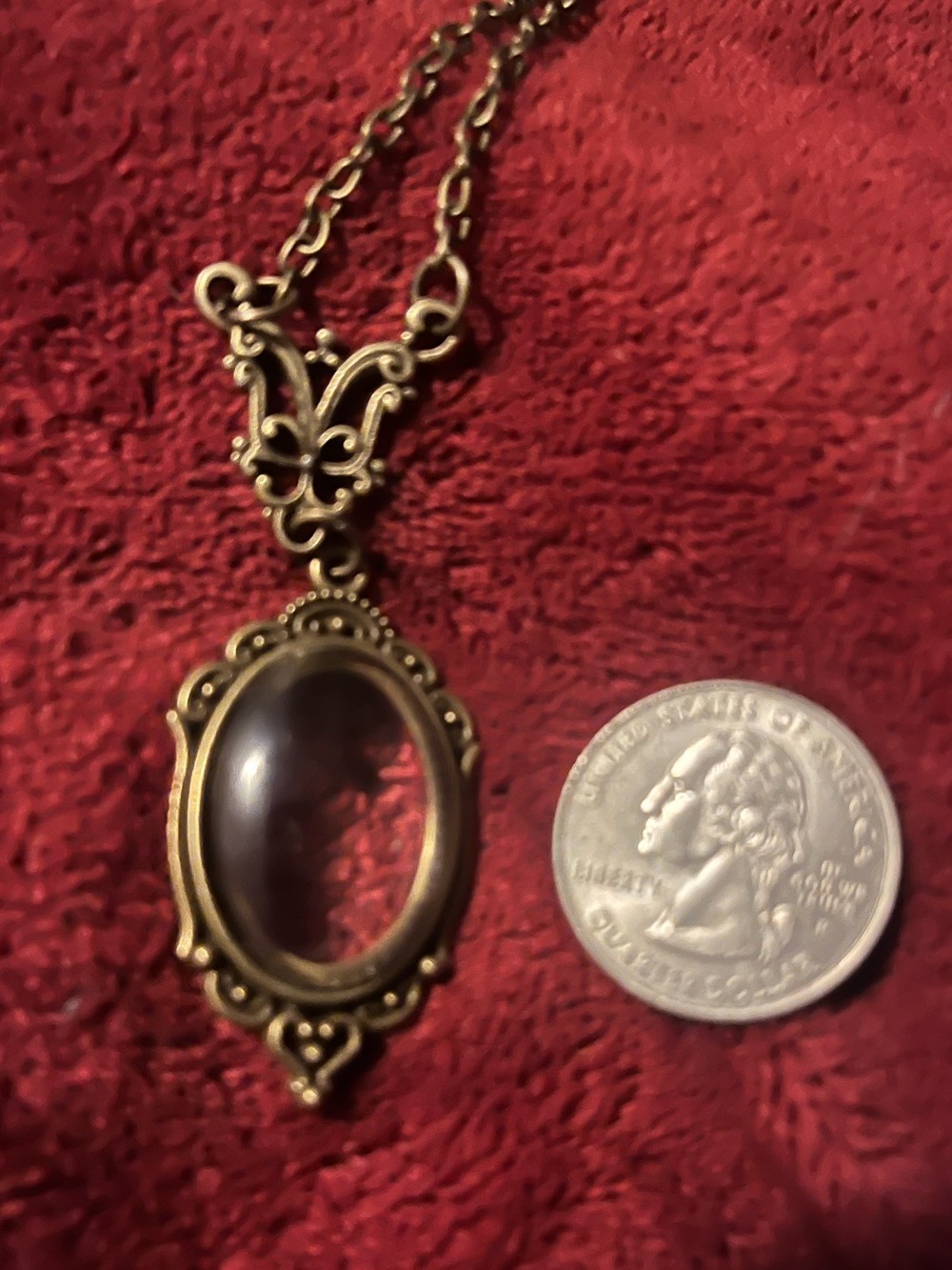 Antique-Style Gold Small Oval Magnifying Glass Pendant Necklace NWT Wearable - Picture 5 of 7